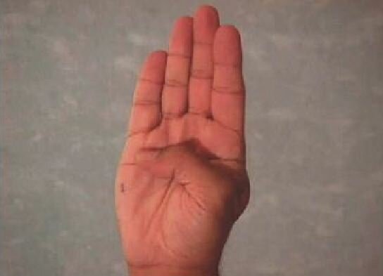 Arabic fingerspelling for the letter 'kaaf'